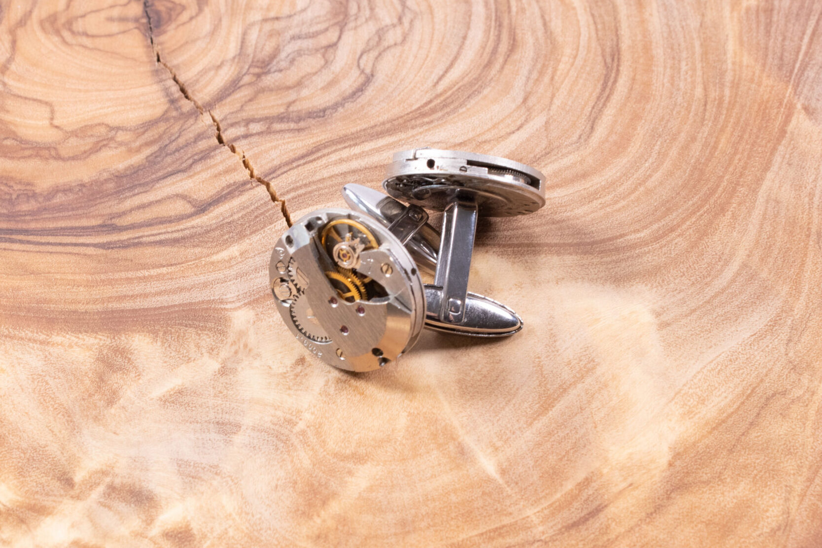 Product afbeelding van FredFloris manchetknopen met mechanisch horloge