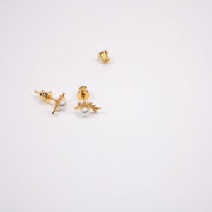 Product image of FredFloris small stud gold plated silver pearl earrings
