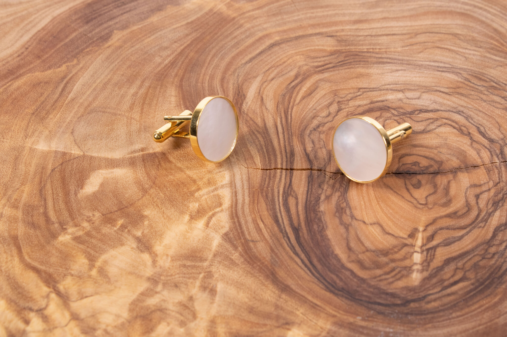 Product image of FredFloris Mother of pearls shirt cufflinks