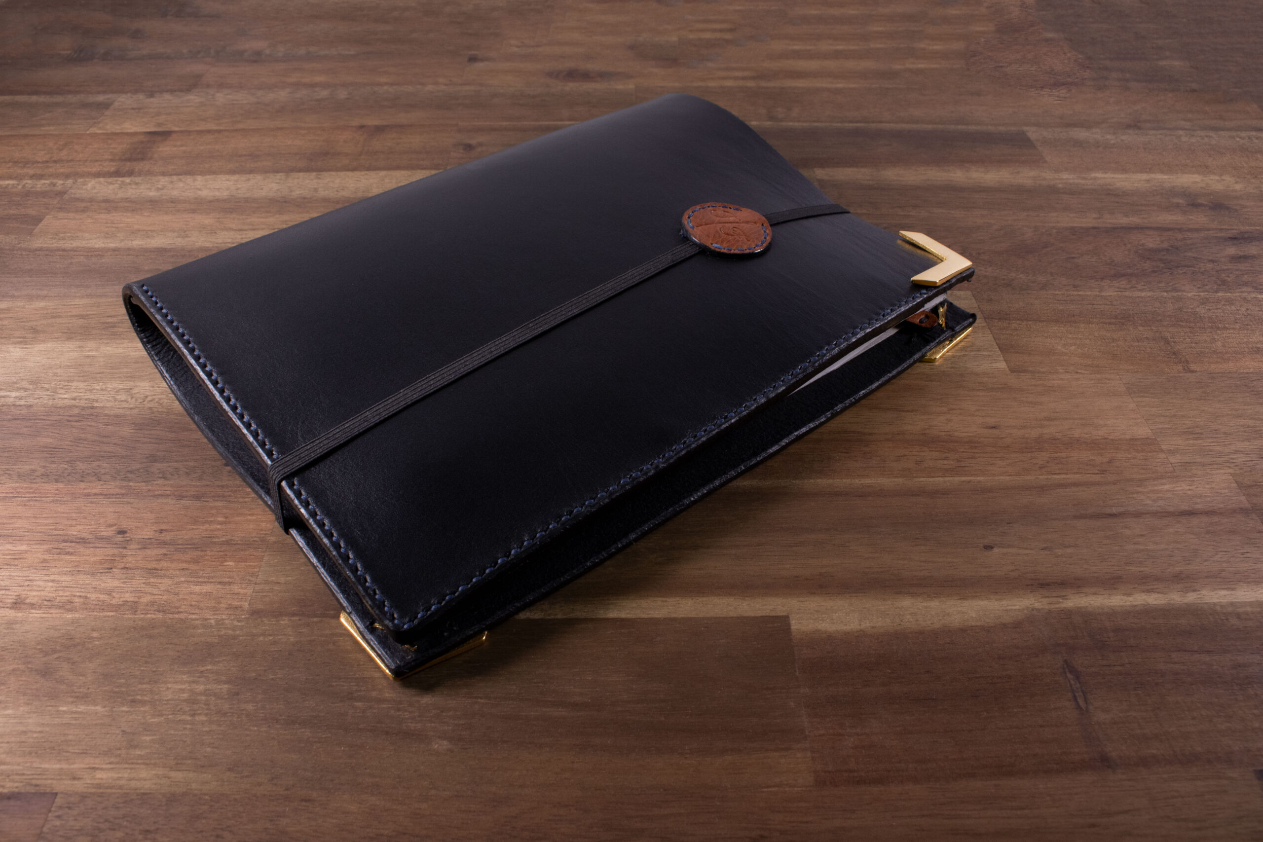 Product image of FredFloris refillable handmade leather A5 journal cover