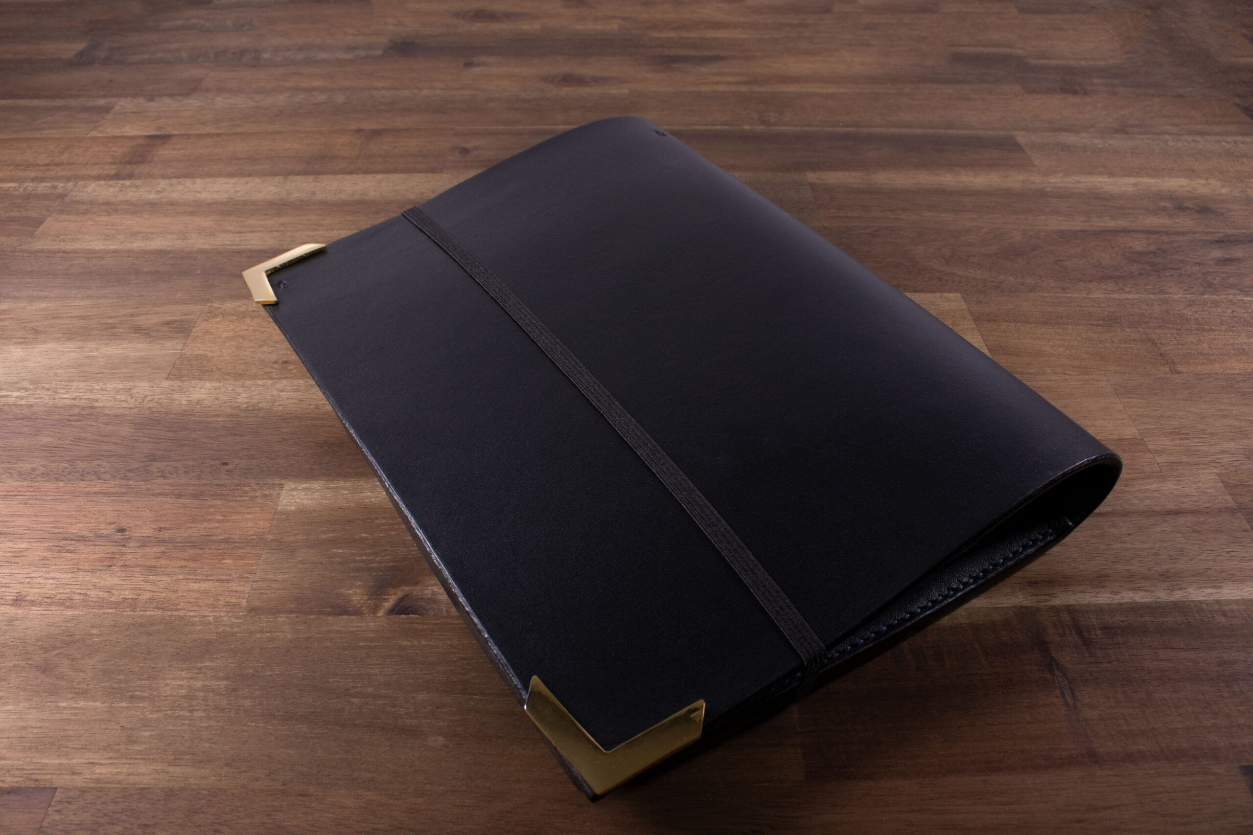 Product image of FredFloris refillable handmade leather A5 journal cover
