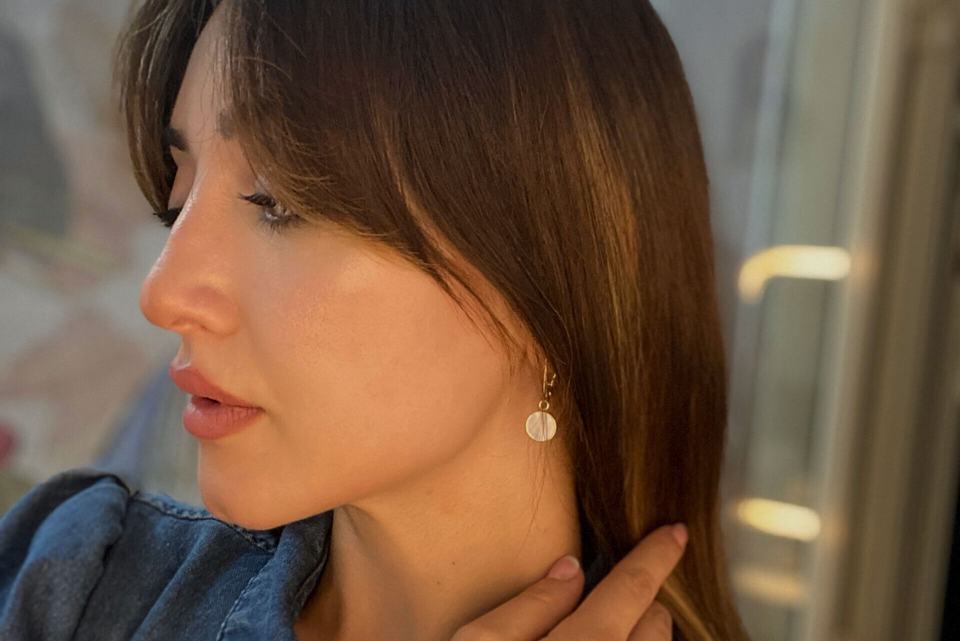 Productafbeelding van FredFloris witte parelmoer oorbellen