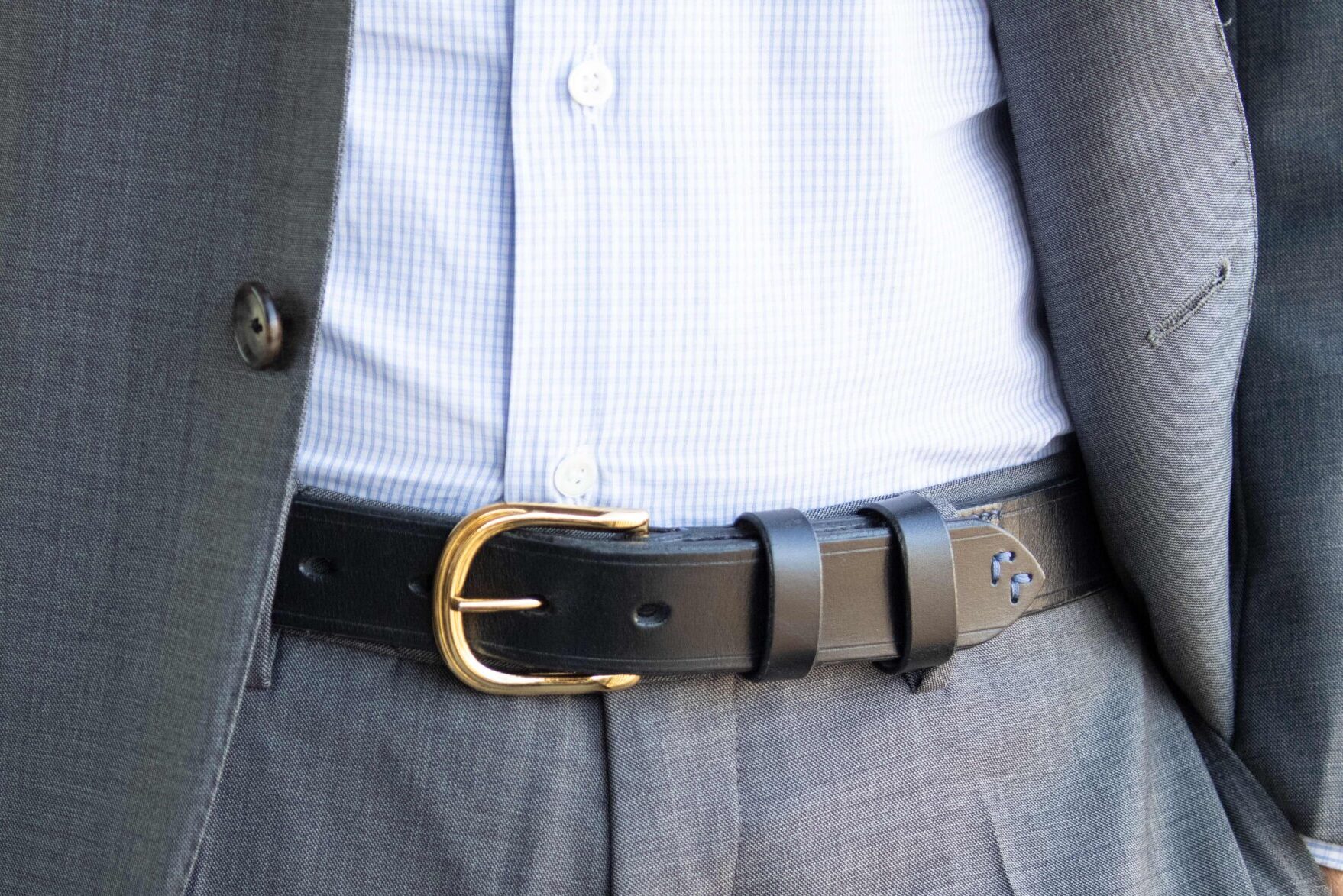 Produktbilde av FredFloris håndlaget svart skinnbelte for menn