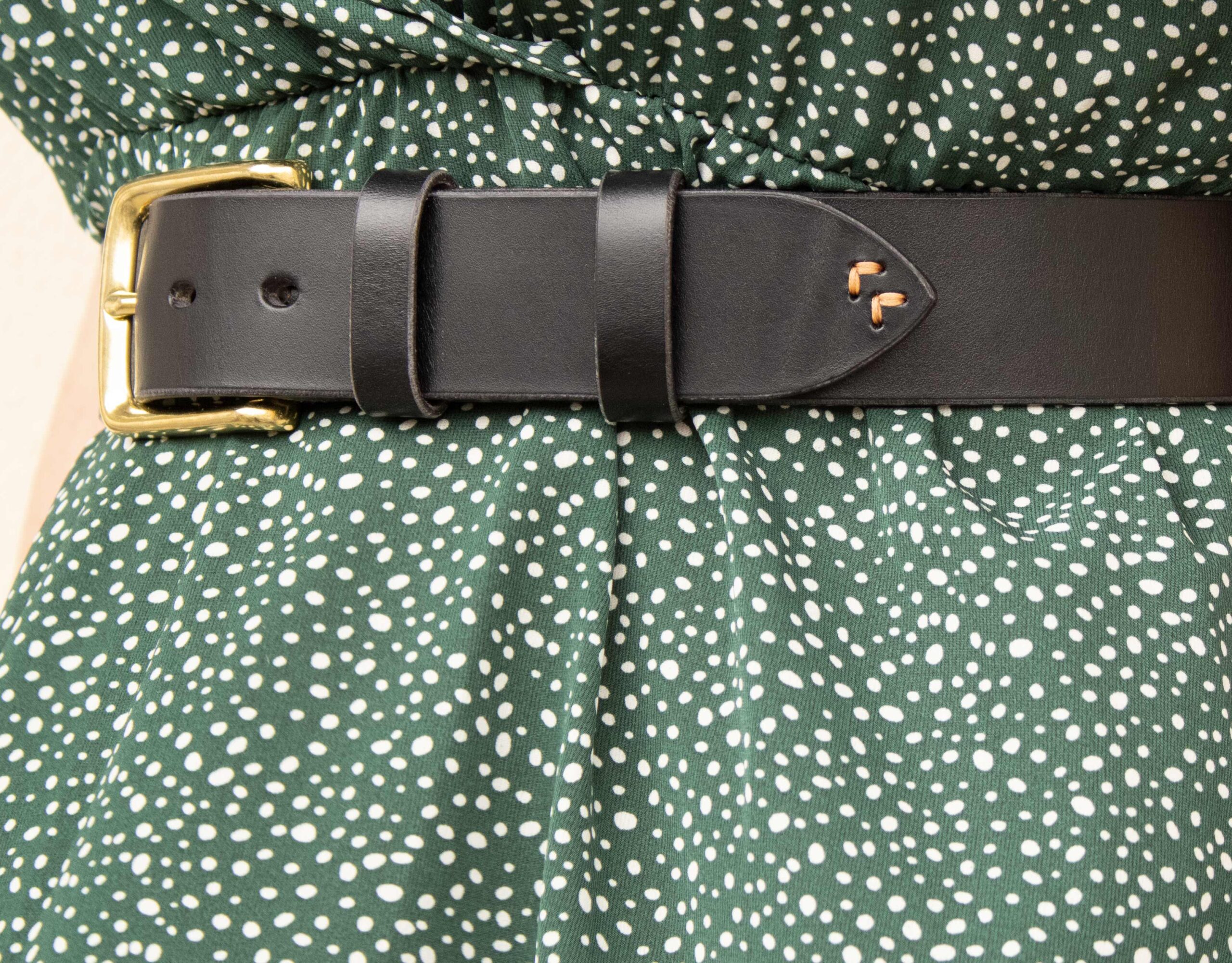 Immagine del prodotto della cintura in pelle nera fatta a mano FredFloris